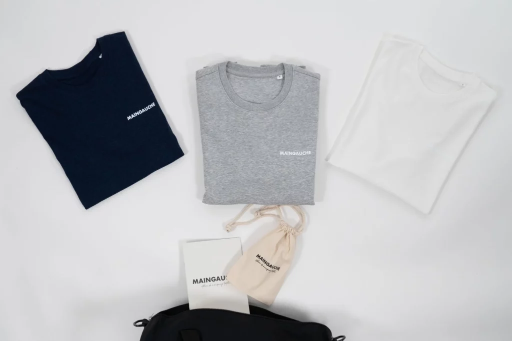 Welcome Pack pour start-up avec 3 t-shirts de couleurs différentes